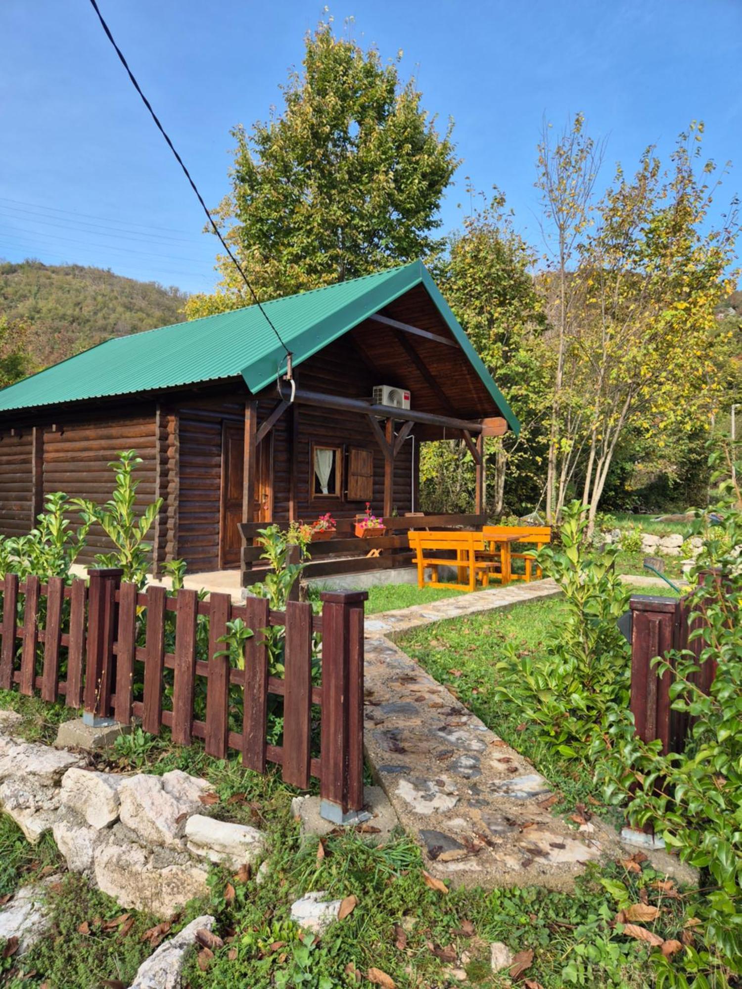 Cabin House Dubovik 采蒂涅 外观 照片