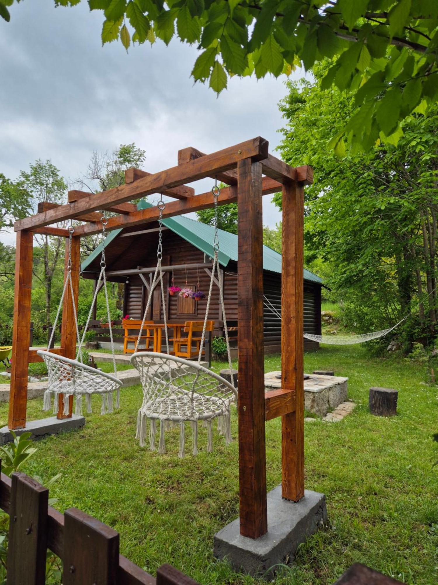 Cabin House Dubovik 采蒂涅 外观 照片